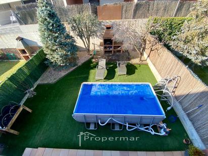 Swimming pool of Single-family semi-detached for sale in Llinars del Vallès  with Air Conditioner, Heating and Private garden