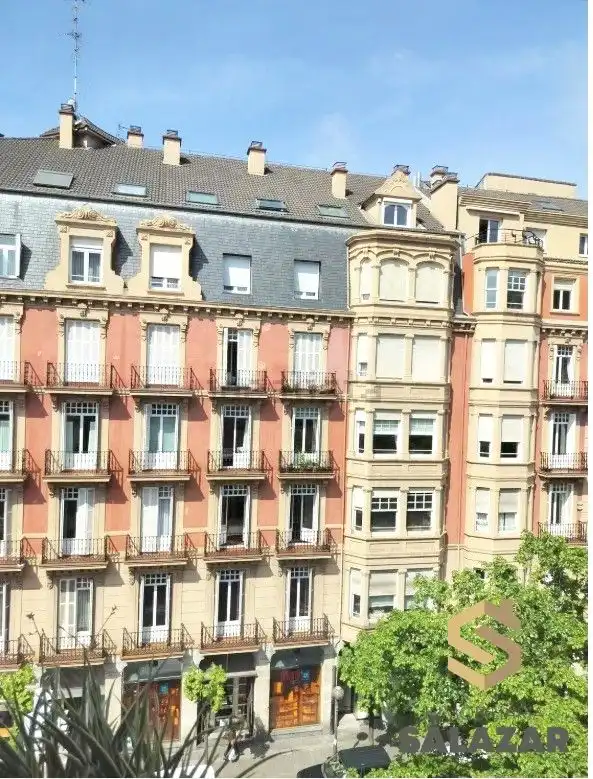 Vista exterior de Piso de alquiler en Bilbao  con Calefacción