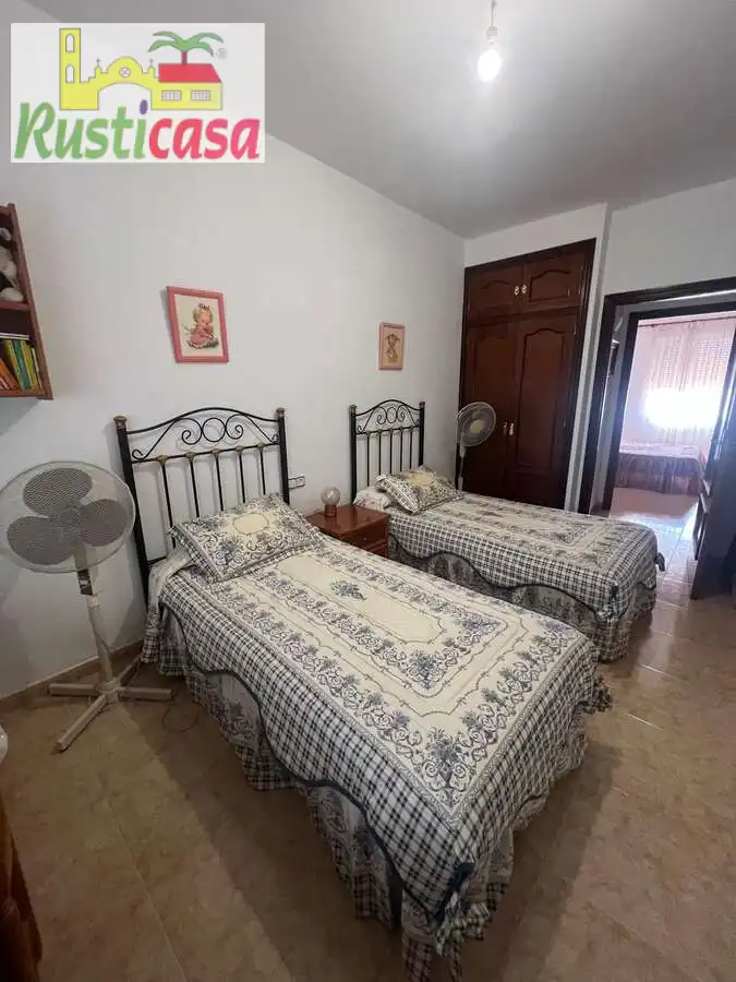 Habitación de Casa o chalet en venta en Baños de la Encina con Terraza, Amueblado y Balcón