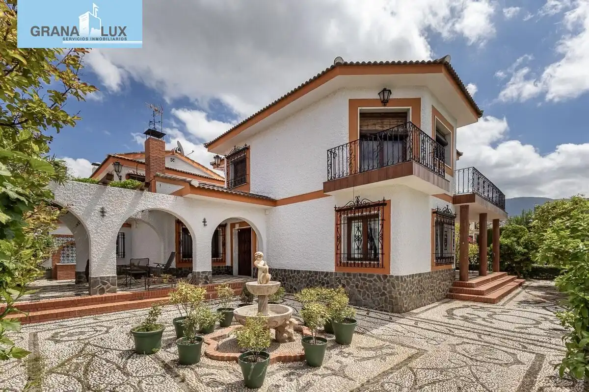 Chalet con piscina en venta en Calle del Albaricoque, imagen 4