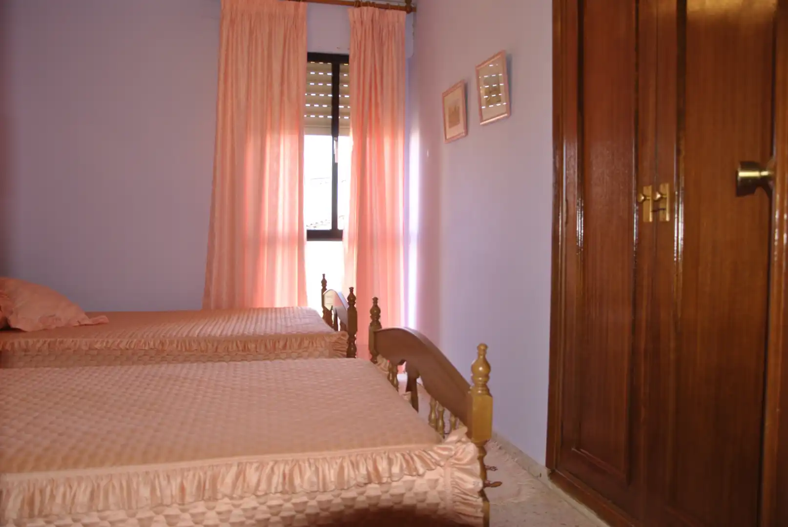 Habitación de Casa adosada en venta en Alagón del Río con Aire acondicionado, Calefacción y Jardín privado
