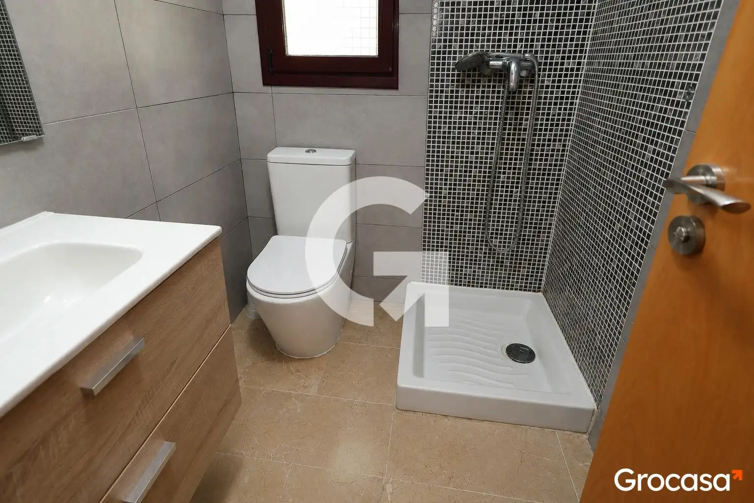 Baño de Piso en venta en Rubí con Aire acondicionado, Horno y Balcón
