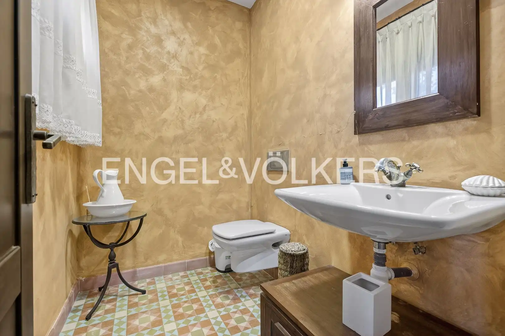 Baño de Finca rústica en venta en La Puebla del Río con Aire acondicionado, Calefacción y Jardín privado