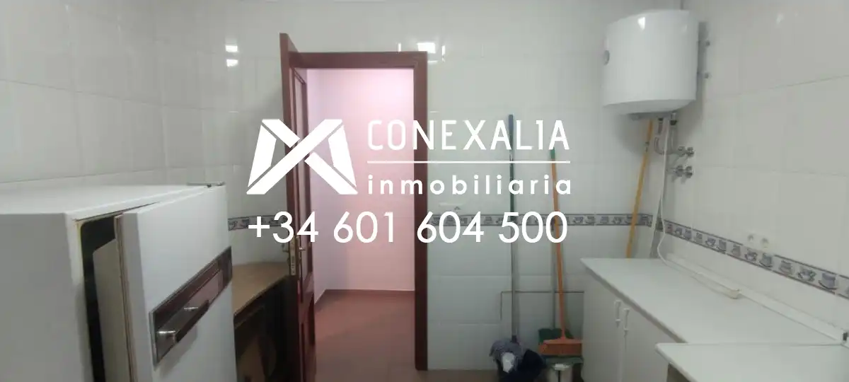 Dormitori de Pis en venda en Olvera amb Traster i Balcó