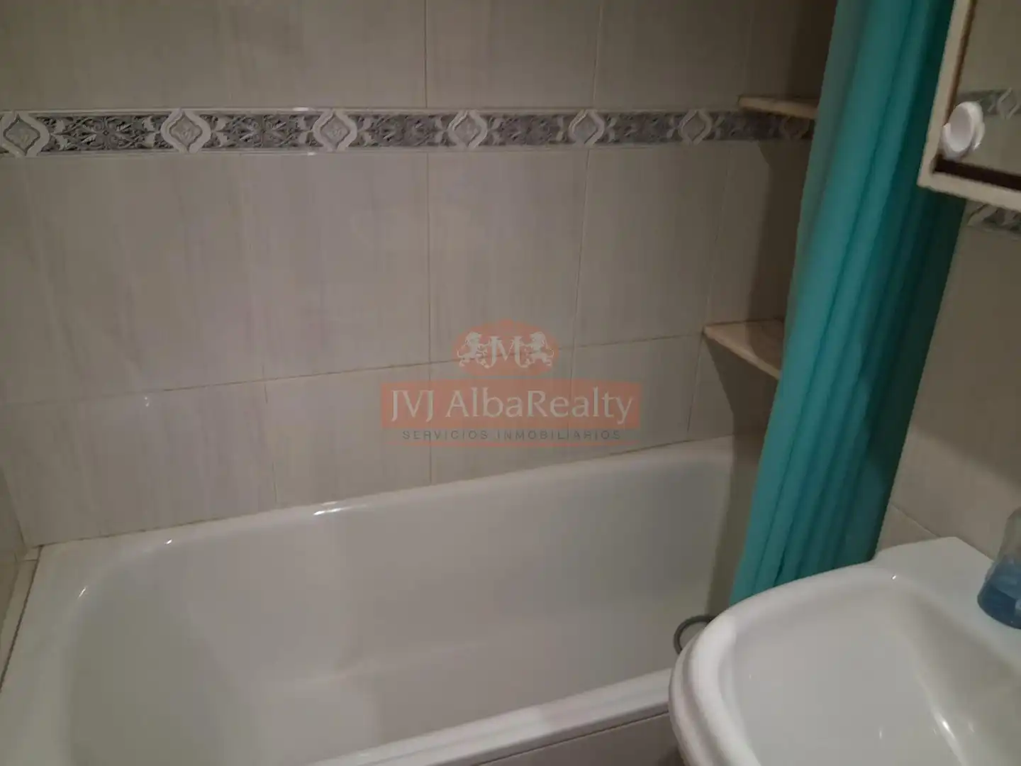 Bany de Pis de lloguer en Albacete amb Aire condicionat, Calefacció i Moblat