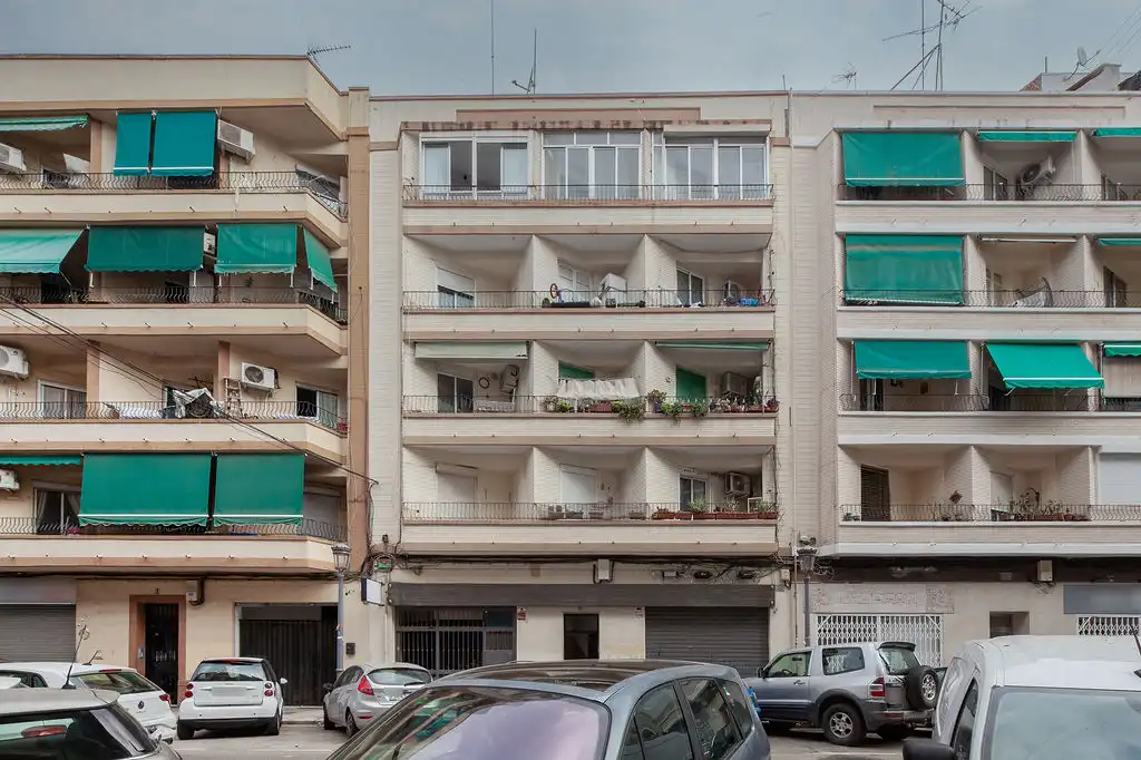 Vista exterior de Pis en venda en Valencia amb Parquet