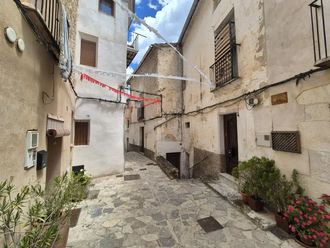 Außenansicht von Haus oder Chalet zum Verkauf in Bocairent mit Heizung, Terrasse und Balkon