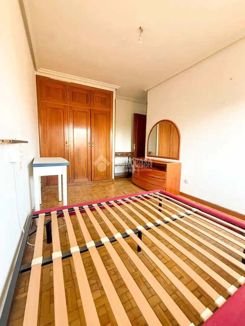 Dormitori de Pis en venda en Madrid amb Calefacció, Parquet i Terrassa