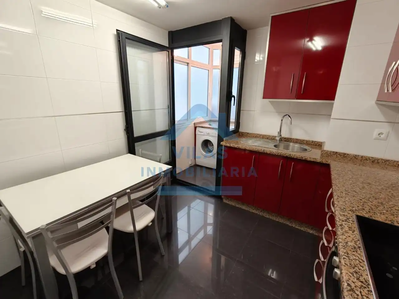 Cuina de Apartament de lloguer en Ames amb Calefacció, Traster i Moblat