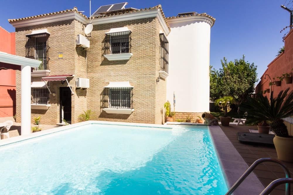 Swimming pool of House or chalet for sale in El Puerto de Santa María  with Air Conditioner, Heating and Private garden