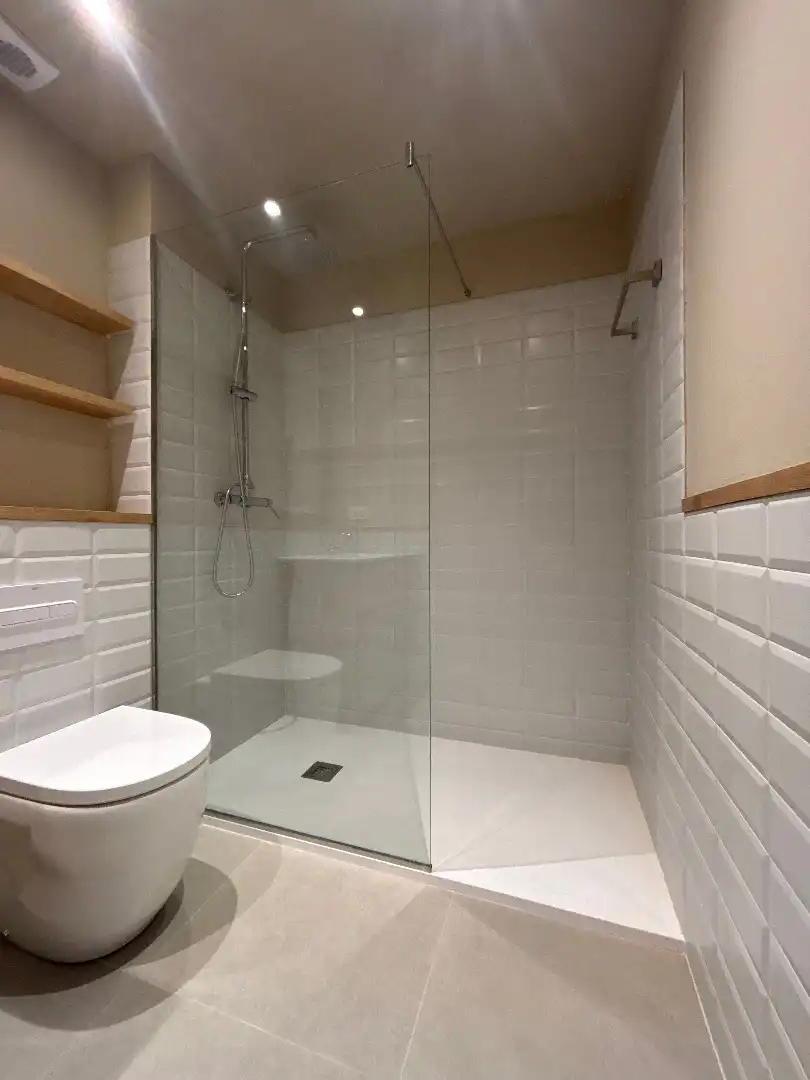 Baño de Piso de alquiler en Sabadell con Aire acondicionado, Calefacción y Terraza