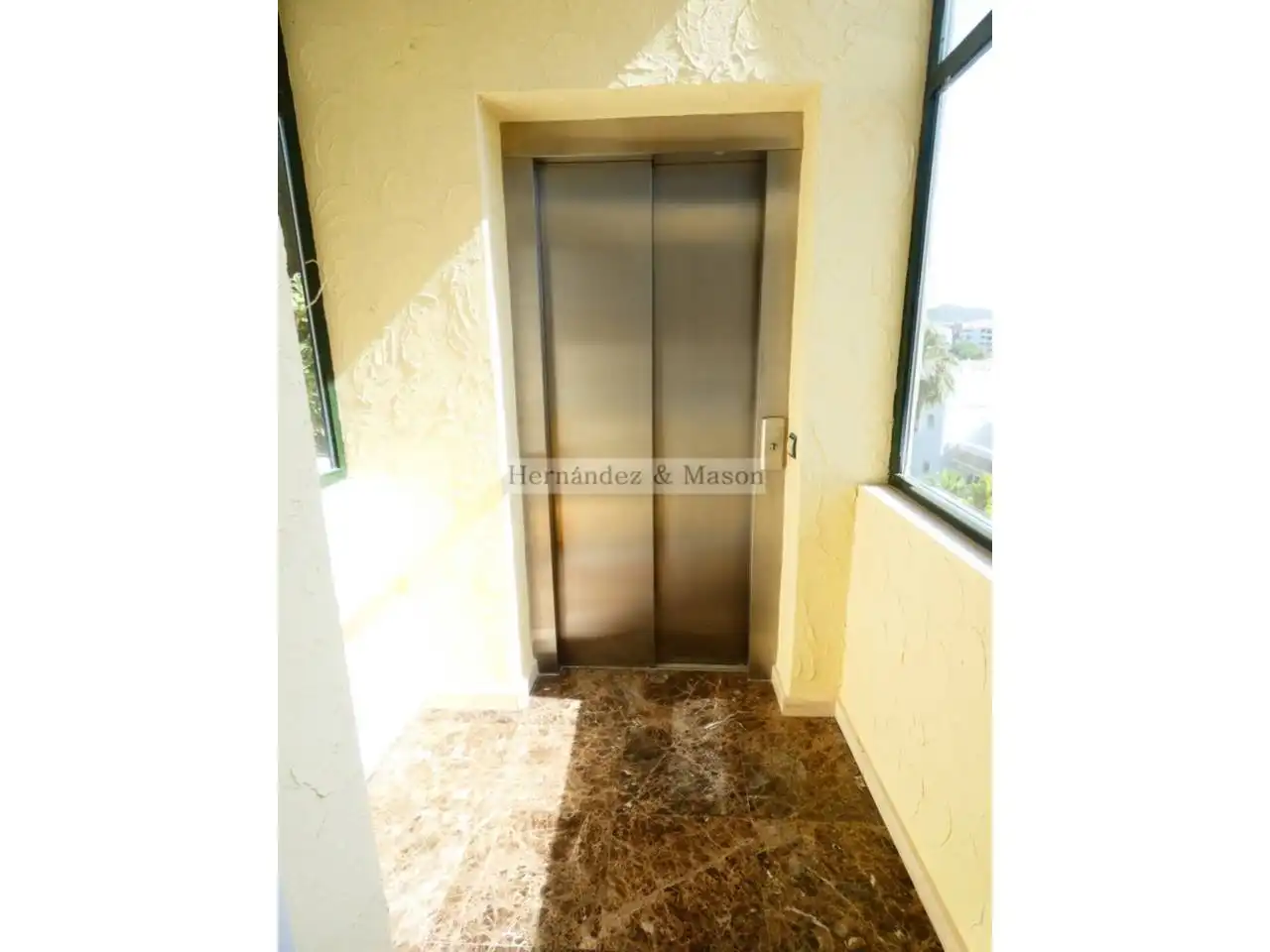 Casa amb piscina en venda a Calle de finlandia, imagen 21