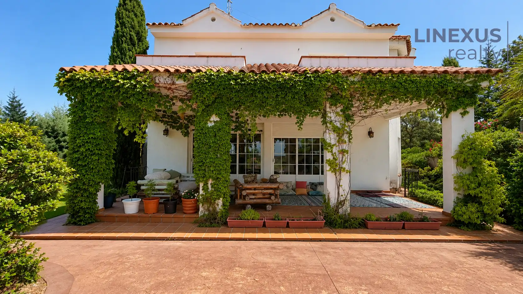 Vista exterior de Casa o xalet en venda en Batres amb Calefacció, Jardí privat i Terrassa