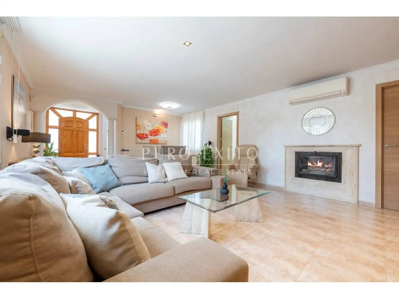 Sala de estar de Casa o chalet en venta en El Pla de Santa Maria con Aire acondicionado, Jardín privado y Terraza