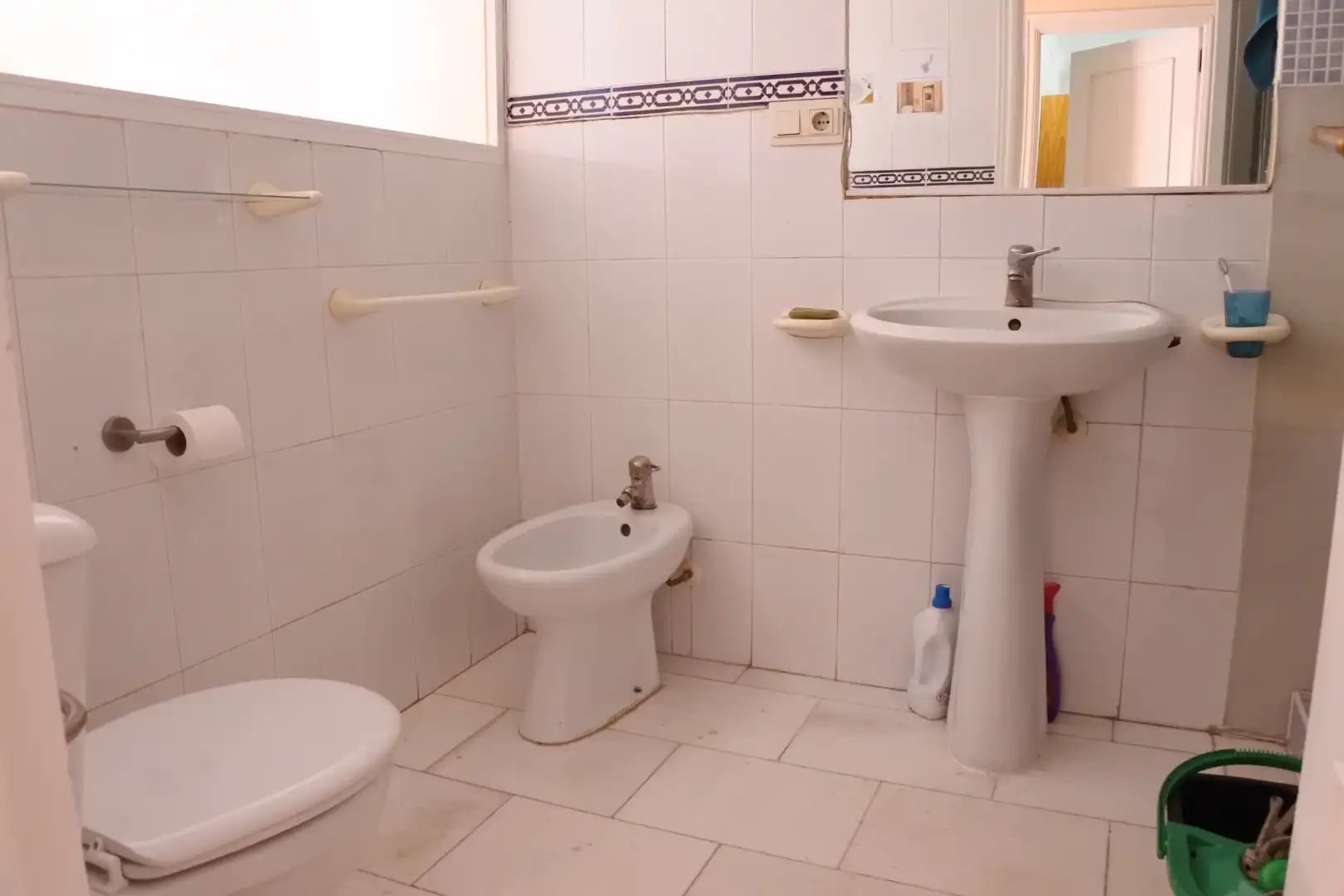 Baño de Piso para compartir en Granada con Aire acondicionado, Calefacción y Jardín privado