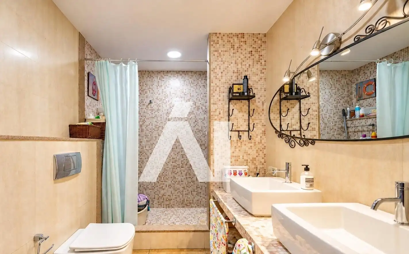 Semi-detached house with pool for sale in Zona Alta, imagen 15
