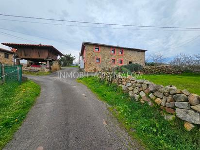 Casa o xalet en venda en Colunga amb Jardí privat, Parquet i Traster