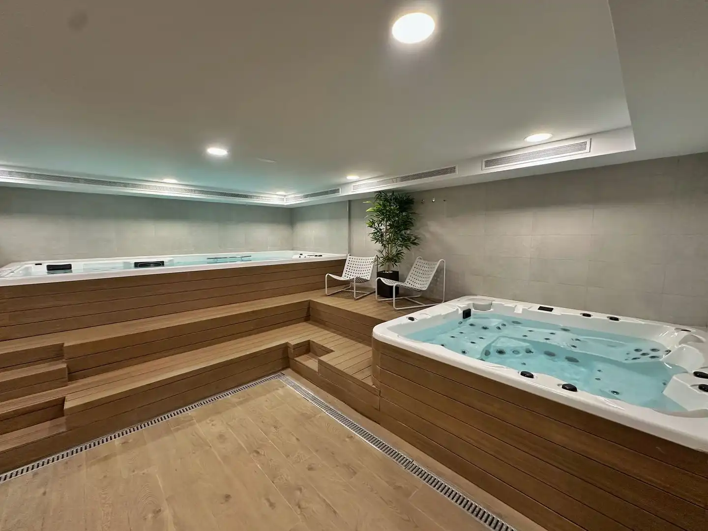 Piscina de Planta baixa en venda en Marbella amb Aire condicionat, Terrassa i Traster