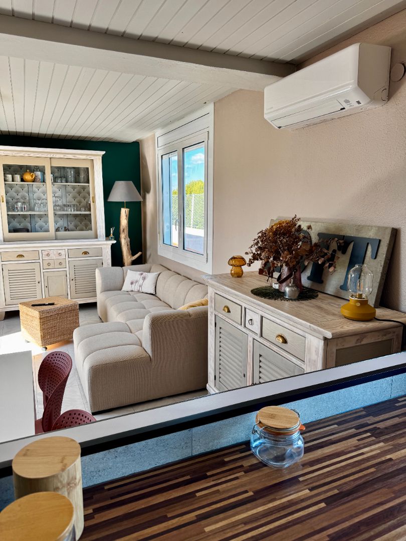 Sala d'estar de Apartament de lloguer en Salou amb Aire condicionat, Terrassa i Moblat