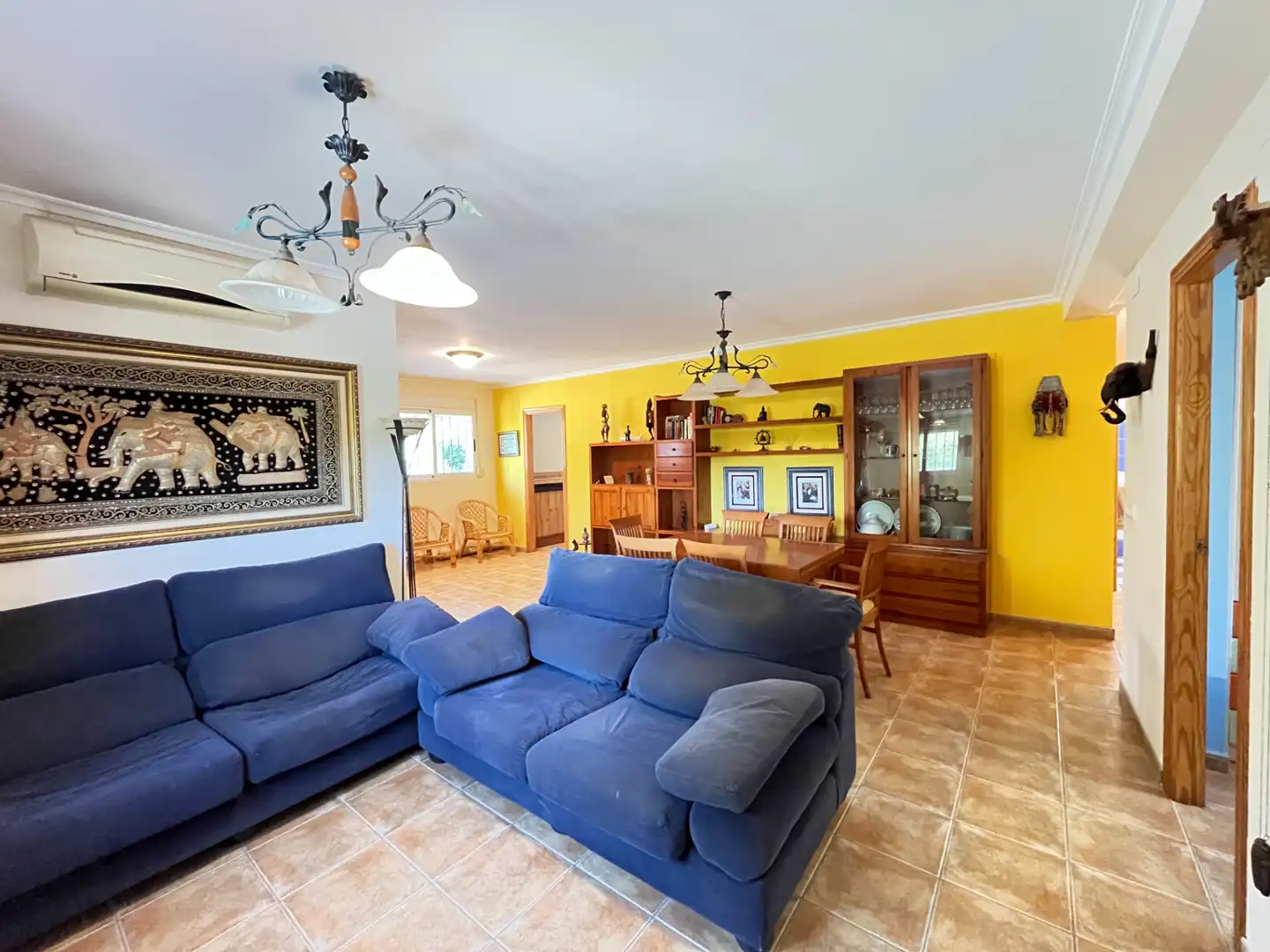 Sala d'estar de Casa o xalet en venda en Sagunto / Sagunt amb Aire condicionat, Calefacció i Jardí privat