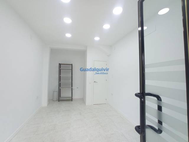 Local comercial en Alquiler en Triana Este