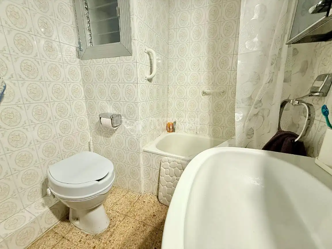Baño de Piso en venta en Santa Coloma de Gramenet con Balcón