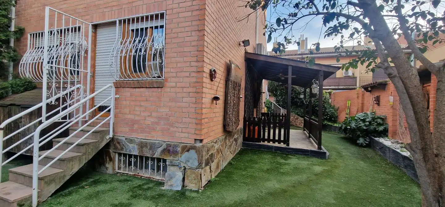 Garden of Detached homes for sale in Zaragoza  with Air Conditioner, Heating and Private garden
