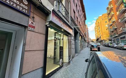 Exterior view of Premises for sale in  Madrid Capital