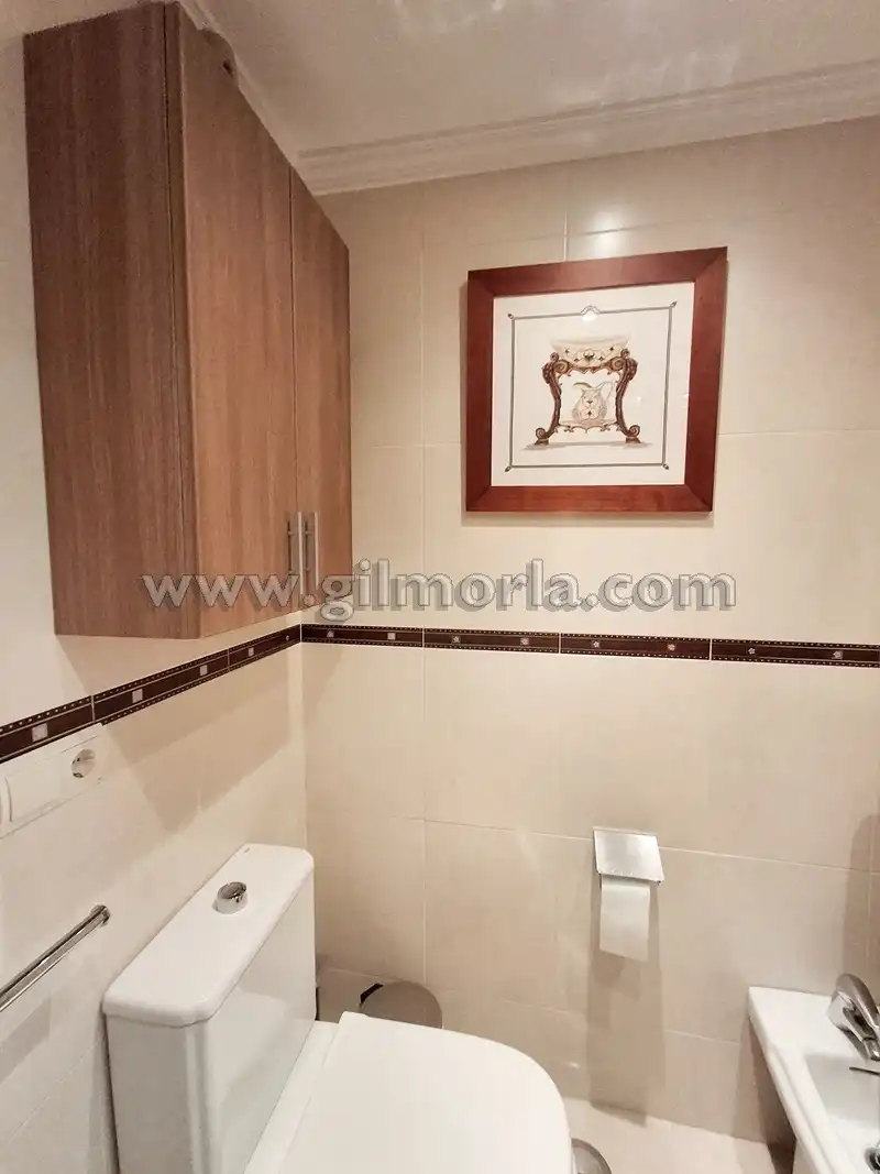 Baño de Piso de alquiler en Vélez-Málaga con Terraza y Amueblado
