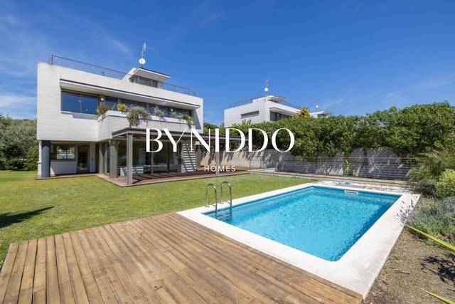 Casa-chalet en Alquiler en Carrer CAN CALELLA en El Balís - Can Calella