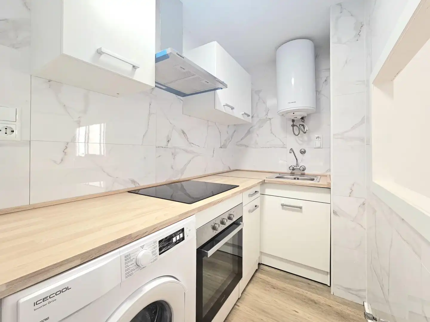 Cocina de Apartamento en venta en Torrevieja con Aire acondicionado