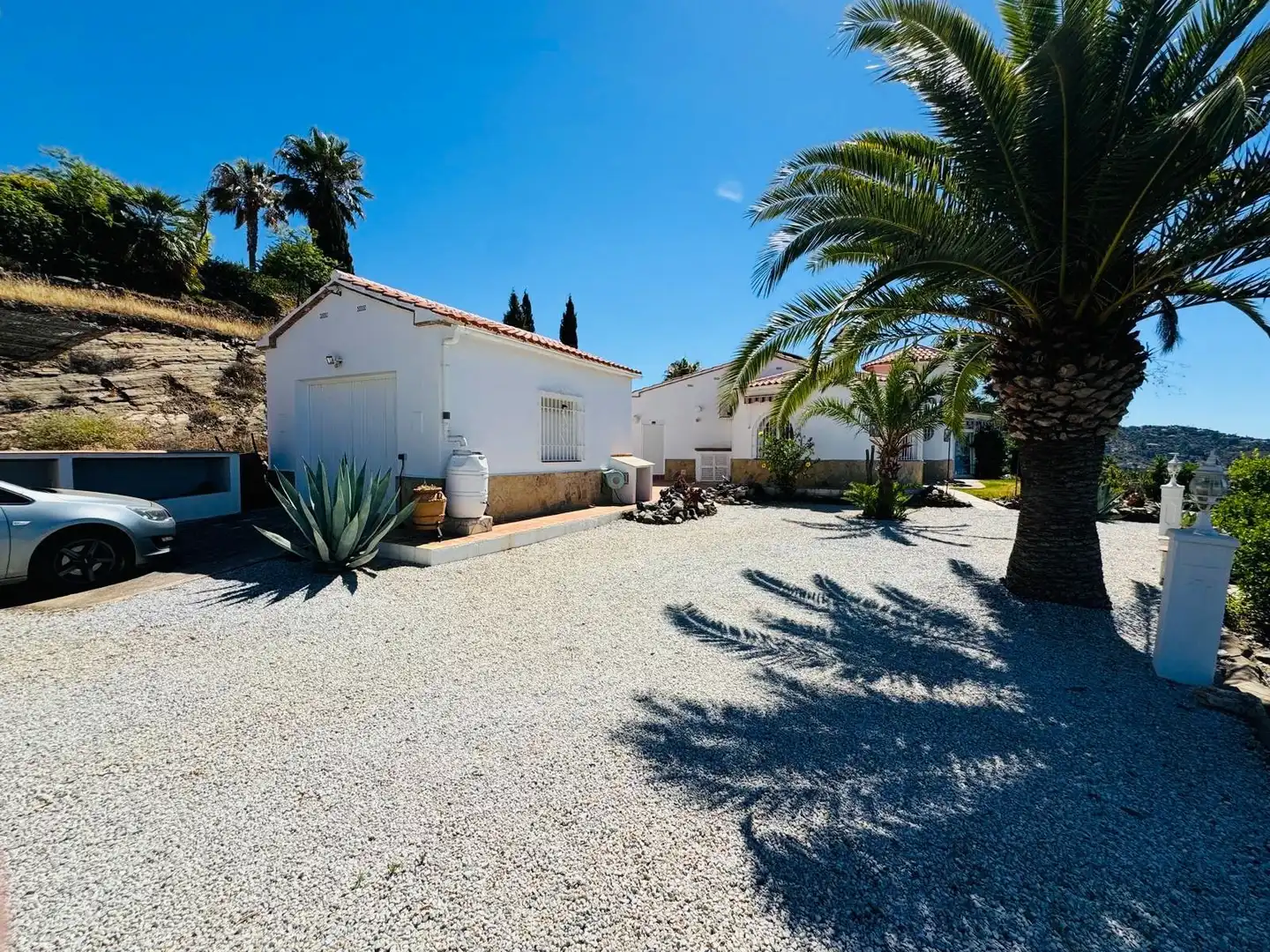 Vista exterior de Casa o xalet en venda en Arenas amb Aire condicionat, Jardí privat i Traster