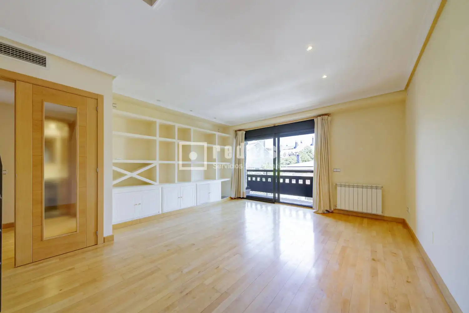 Bedroom of Duplexes for sale in Pozuelo de Alarcón  with Air Conditioner, Heating and Private garden