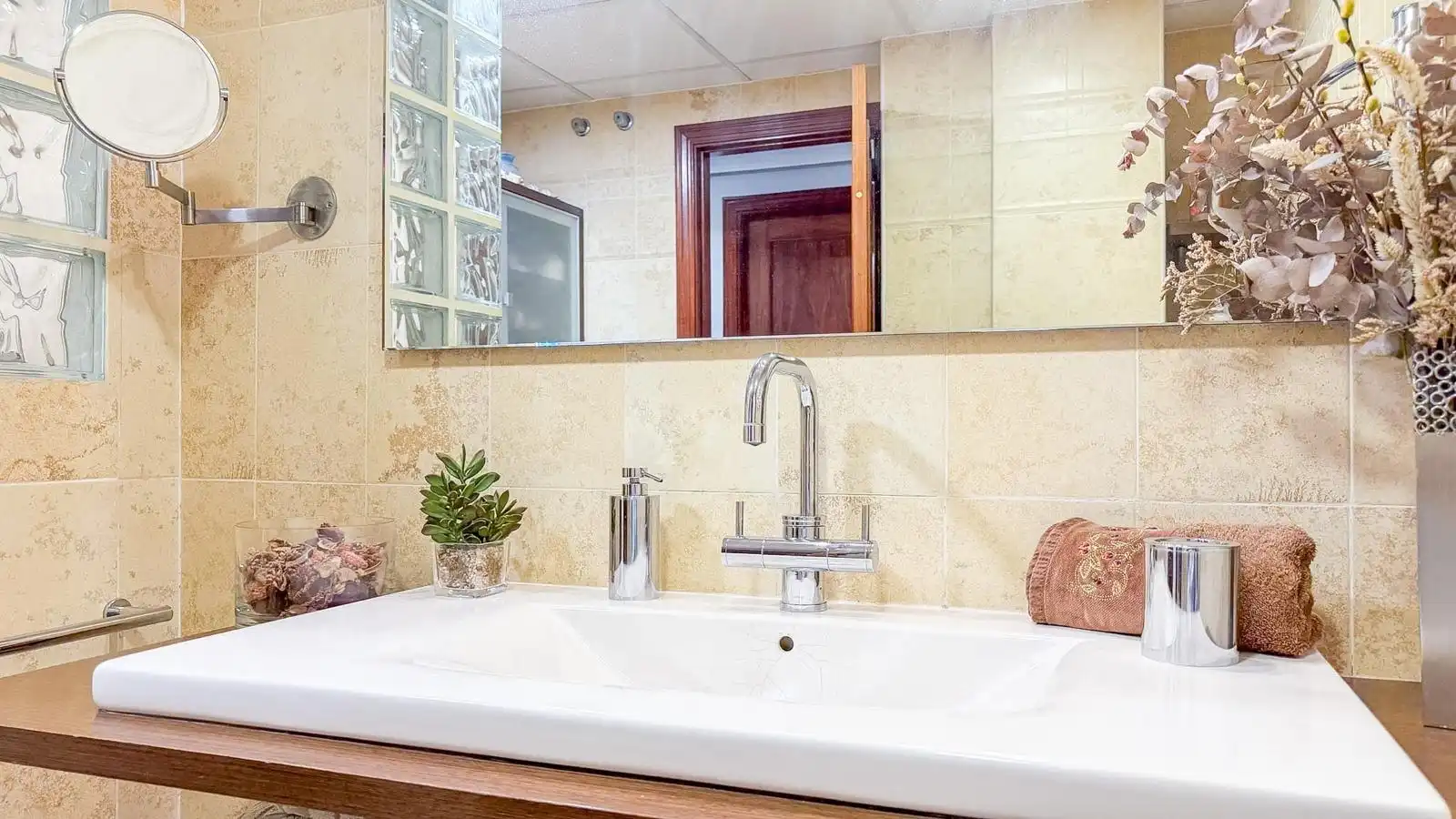 Bathroom of Flat for sale in Málaga  with Air Conditioner, Heating and Private garden