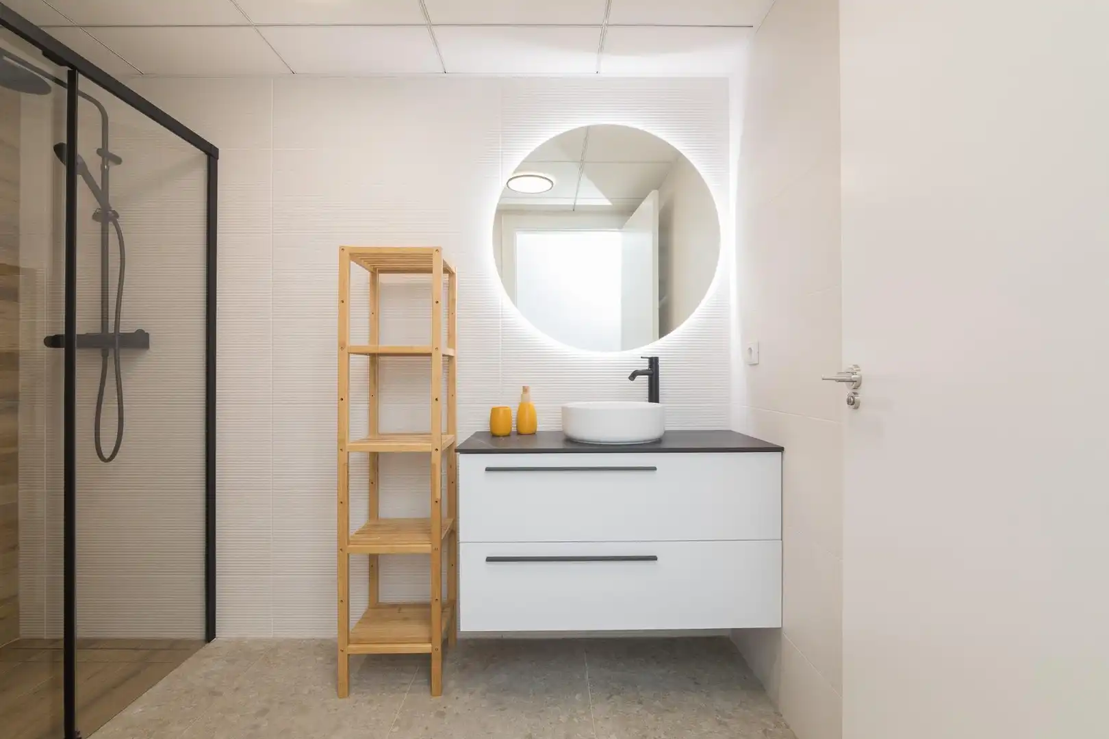 Badezimmer von Wohnung zur untervermieten in Elche / Elx mit Möbliert und Balkon