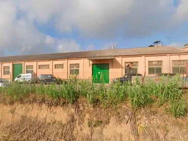 Nau industrial en venda a Requena