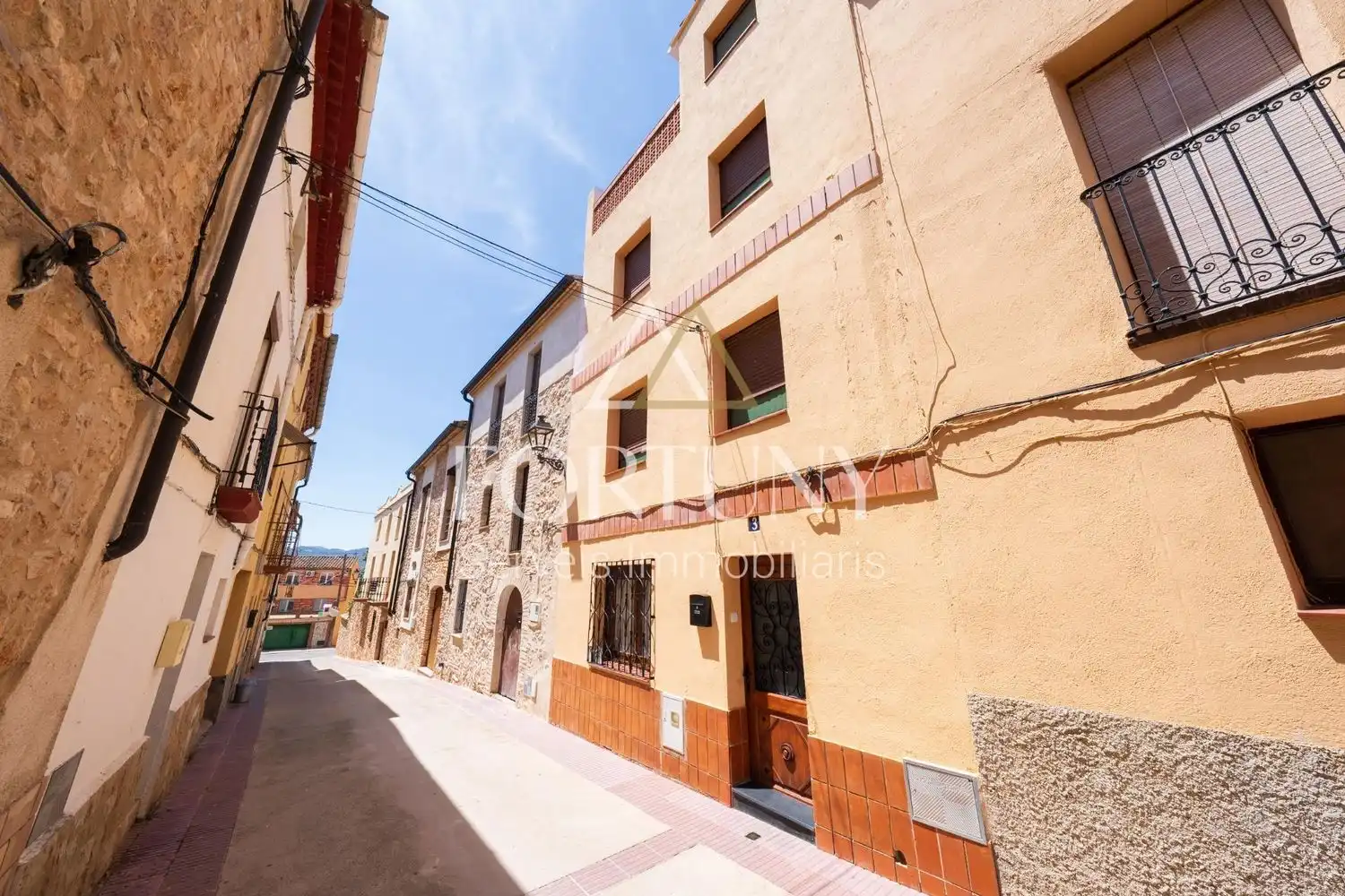 Vista exterior de Casa o xalet en venda en Els Guiamets amb Balcó