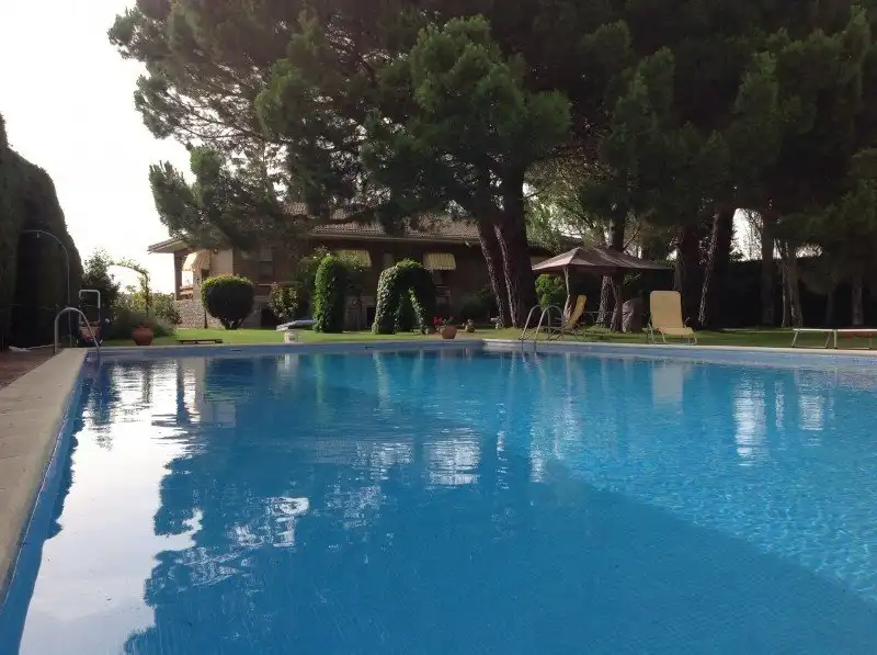 Piscina de Casa o chalet en venta en Santo Domingo de la Calzada con Calefacción, Jardín privado y Piscina