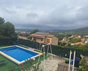 Swimming pool of House or chalet for sale in El Vendrell  with Air Conditioner, Heating and Storage room