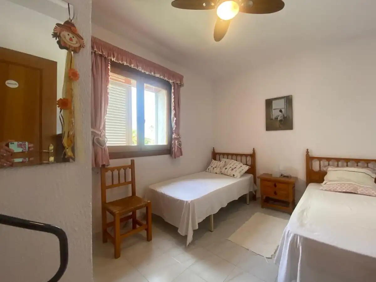 Dormitori de Apartament de lloguer en Dénia amb Aire condicionat, Calefacció i Terrassa