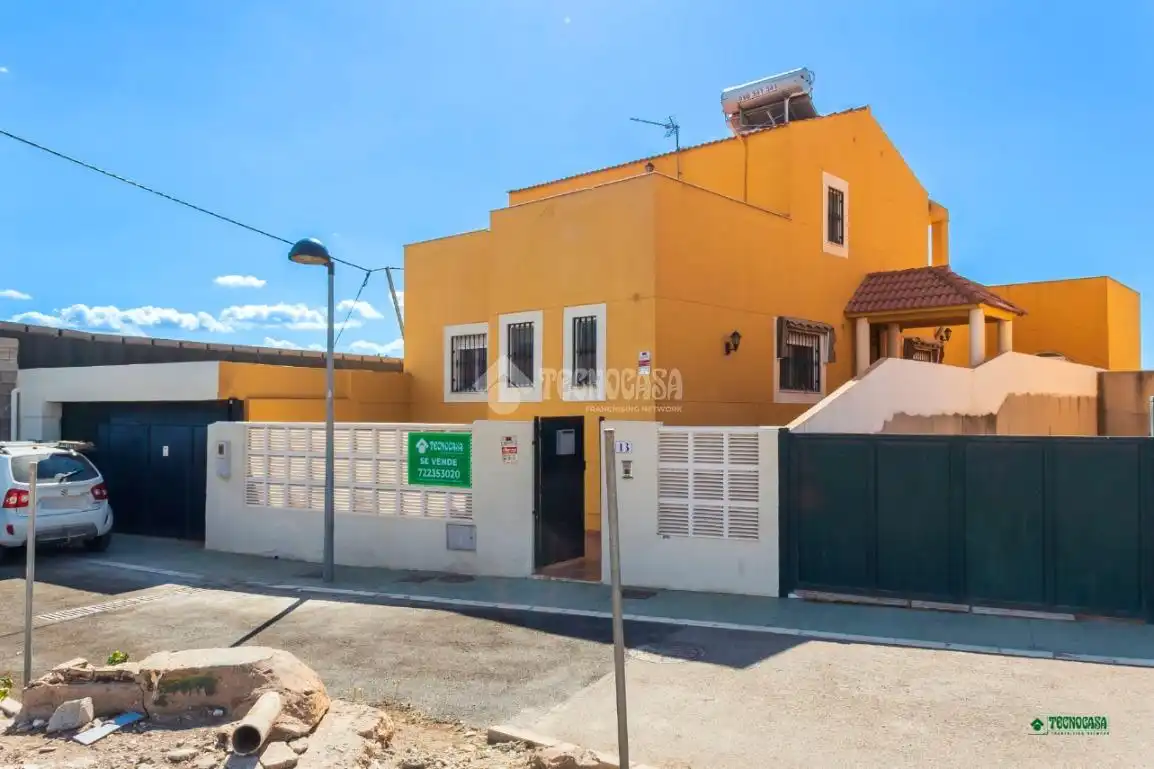 Maison jumelée à vendre à La Cañada de San Urbano