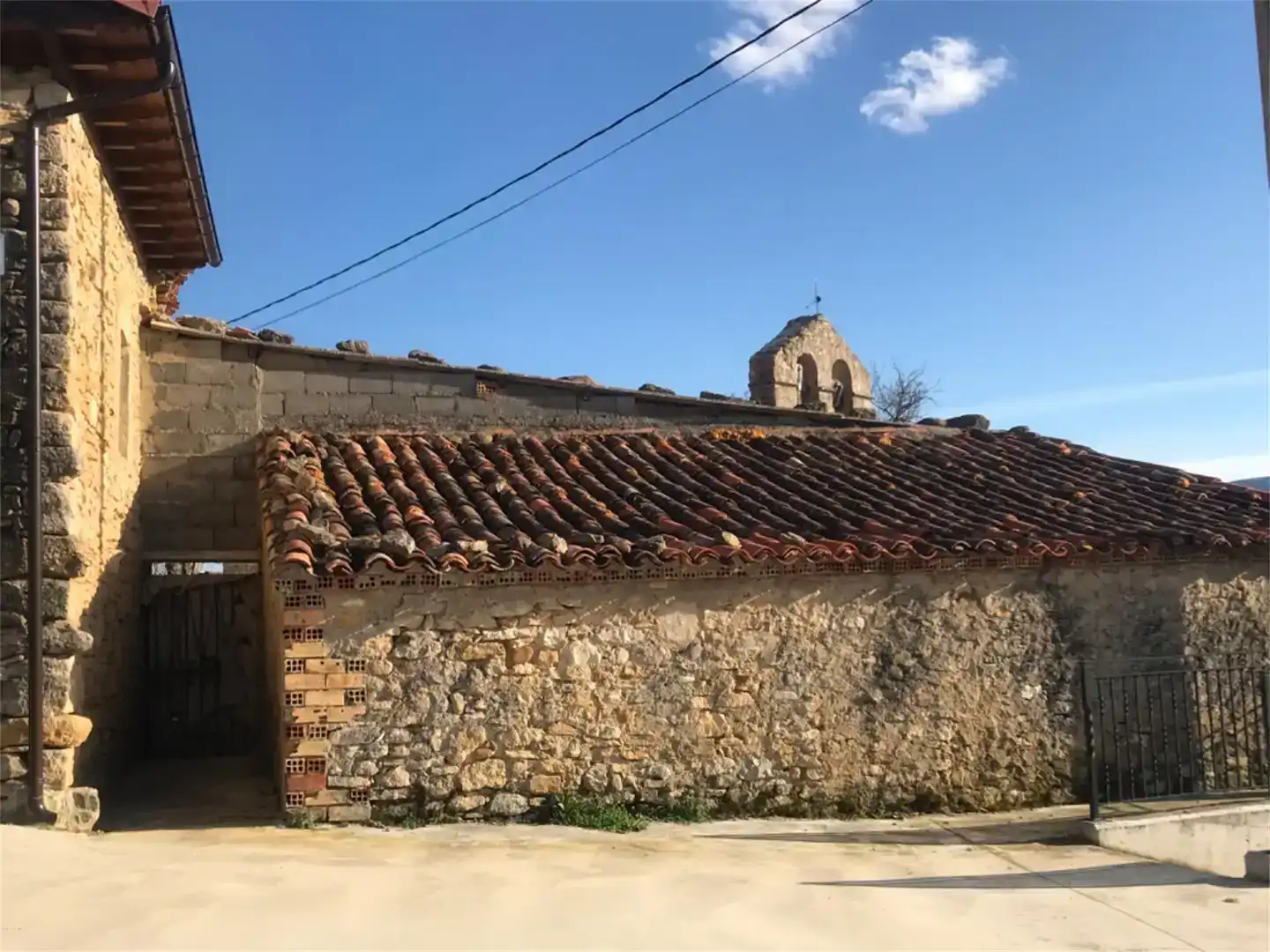 Vista exterior de Casa o xalet en venda en Merindad de Cuesta-Urria
