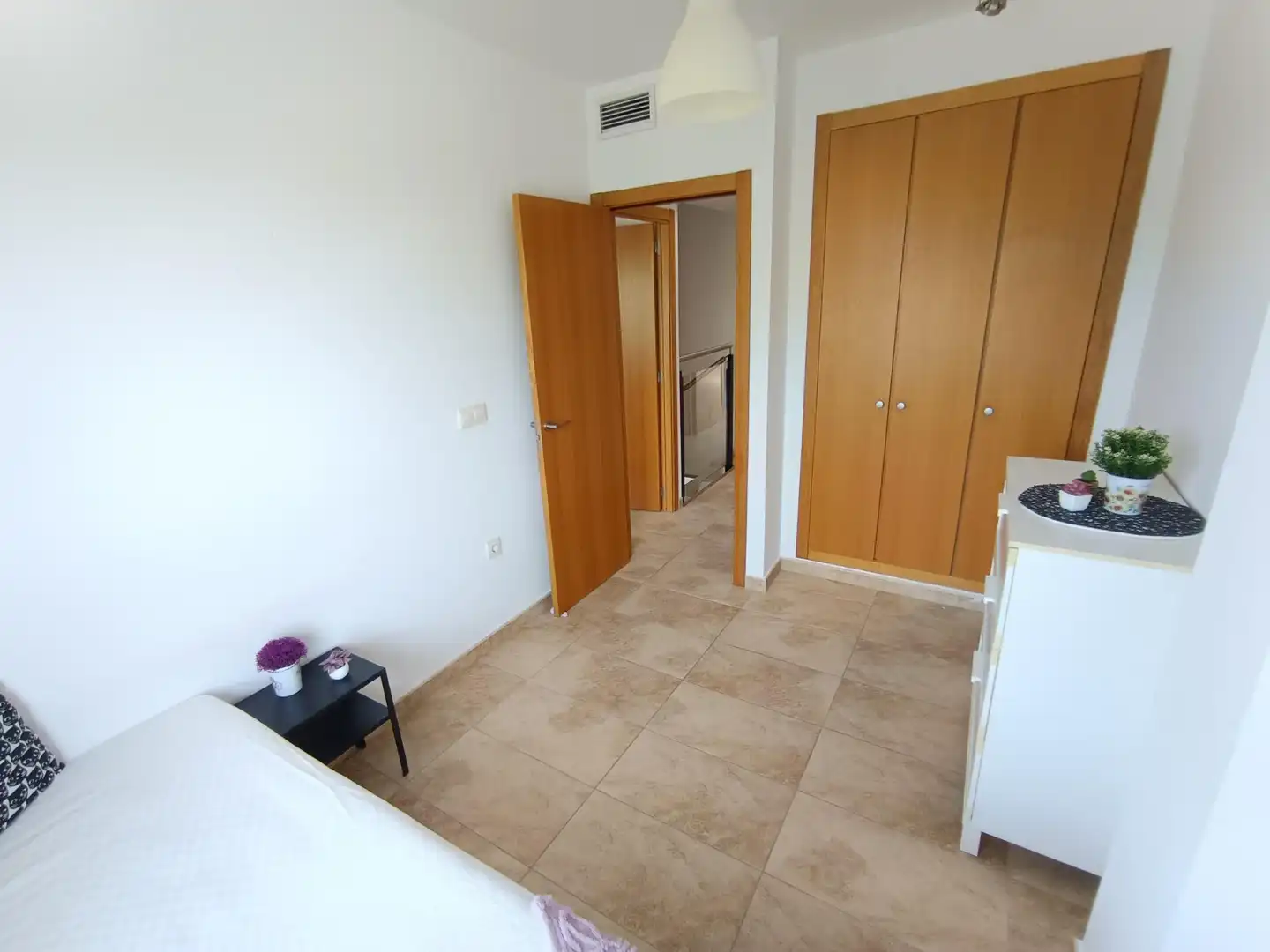 Habitación de Casa adosada en venta en Molina de Segura con Aire acondicionado, Calefacción y Jardín privado