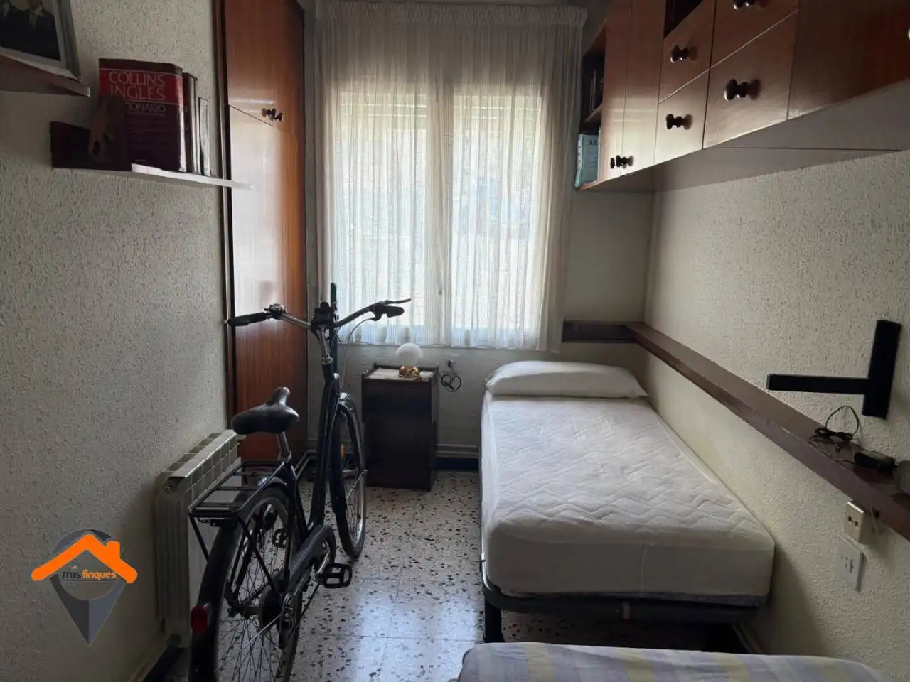Habitación de Piso en venta en Sabadell con Aire acondicionado, Calefacción y Balcón