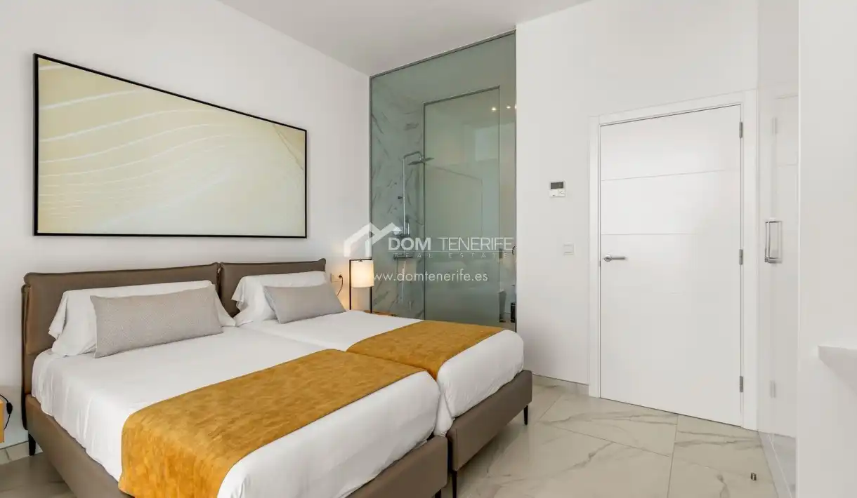 Habitación de Piso en venta en Santiago del Teide con Terraza, Trastero y Piscina