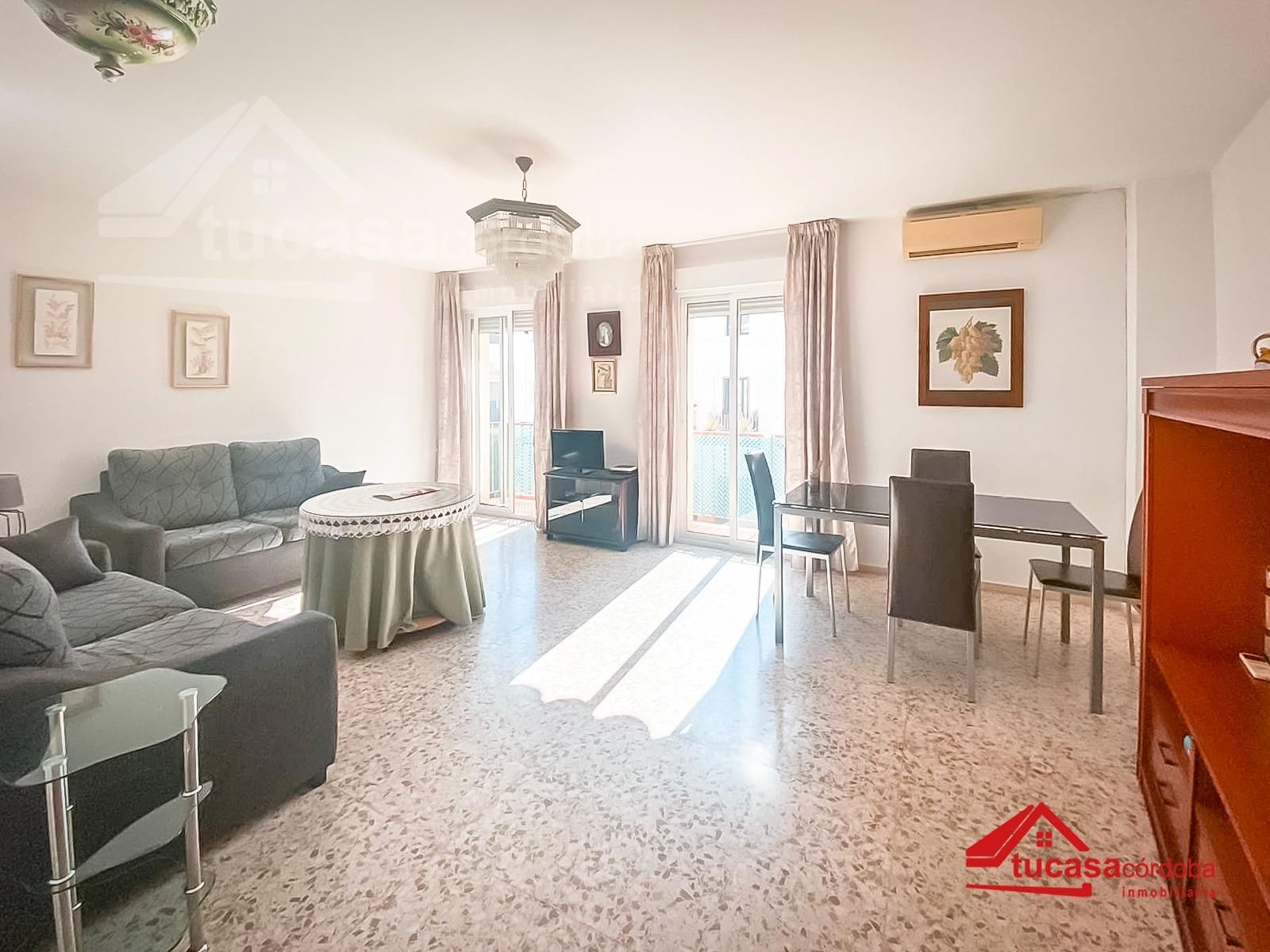 Sala d'estar de Pis en venda en  Córdoba Capital amb Aire condicionat, Calefacció i Balcó