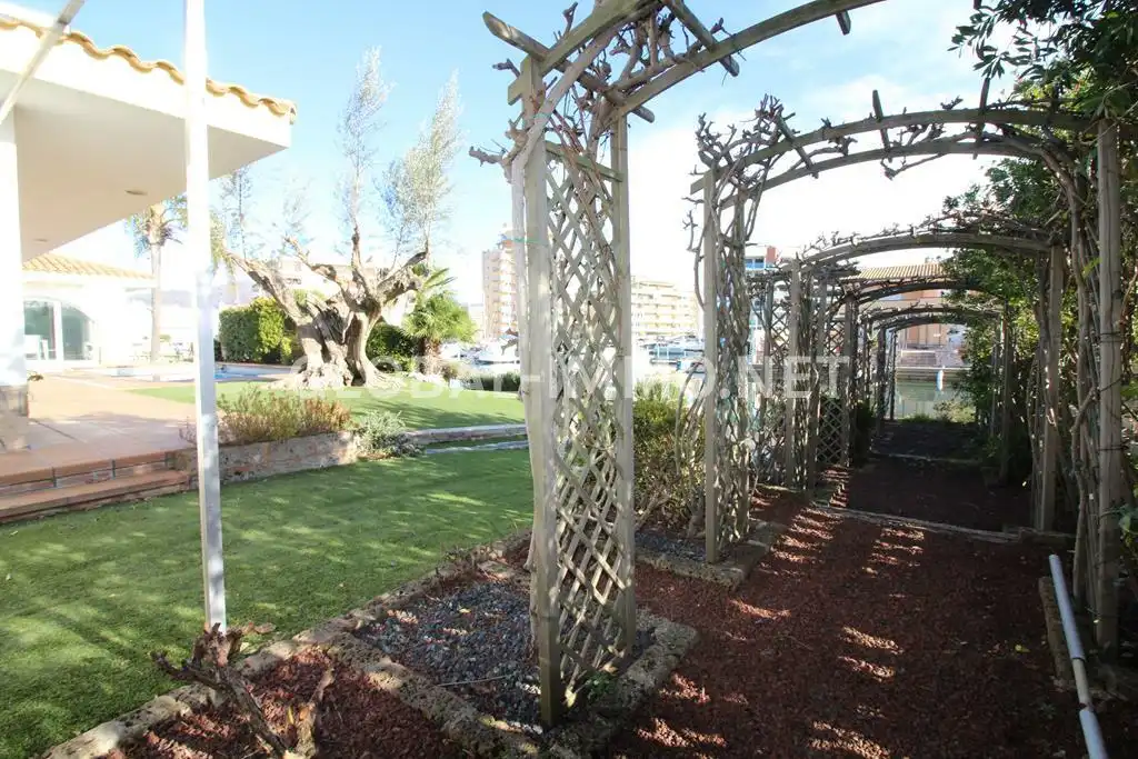 Terraza de Casa o chalet en venta en Roses con Aire acondicionado, Calefacción y Jardín privado