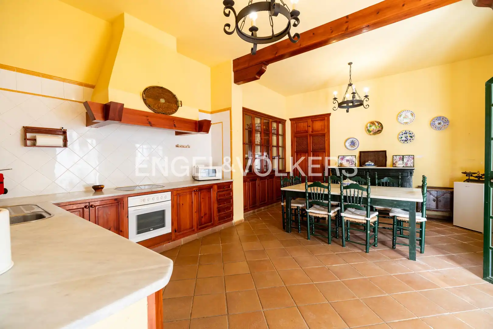 Kitchen of Houses for sale in Sanlúcar de Barrameda  with Air Conditioner, Heating and Private garden