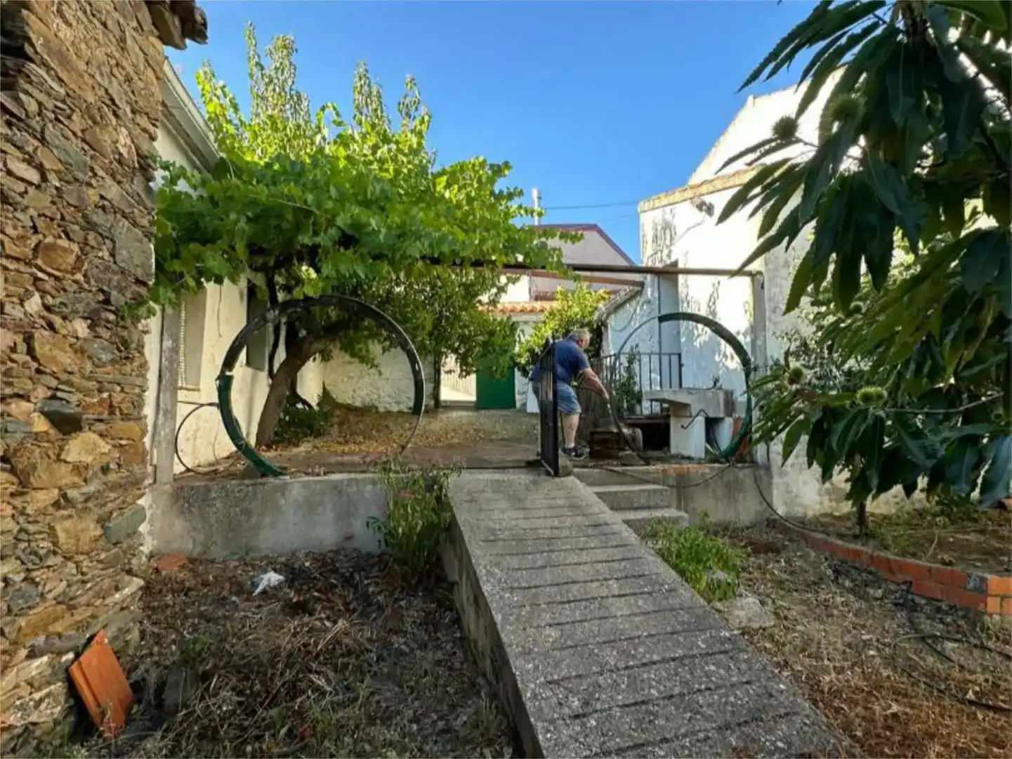 Vista exterior de Planta baja en venta en Los Navalucillos