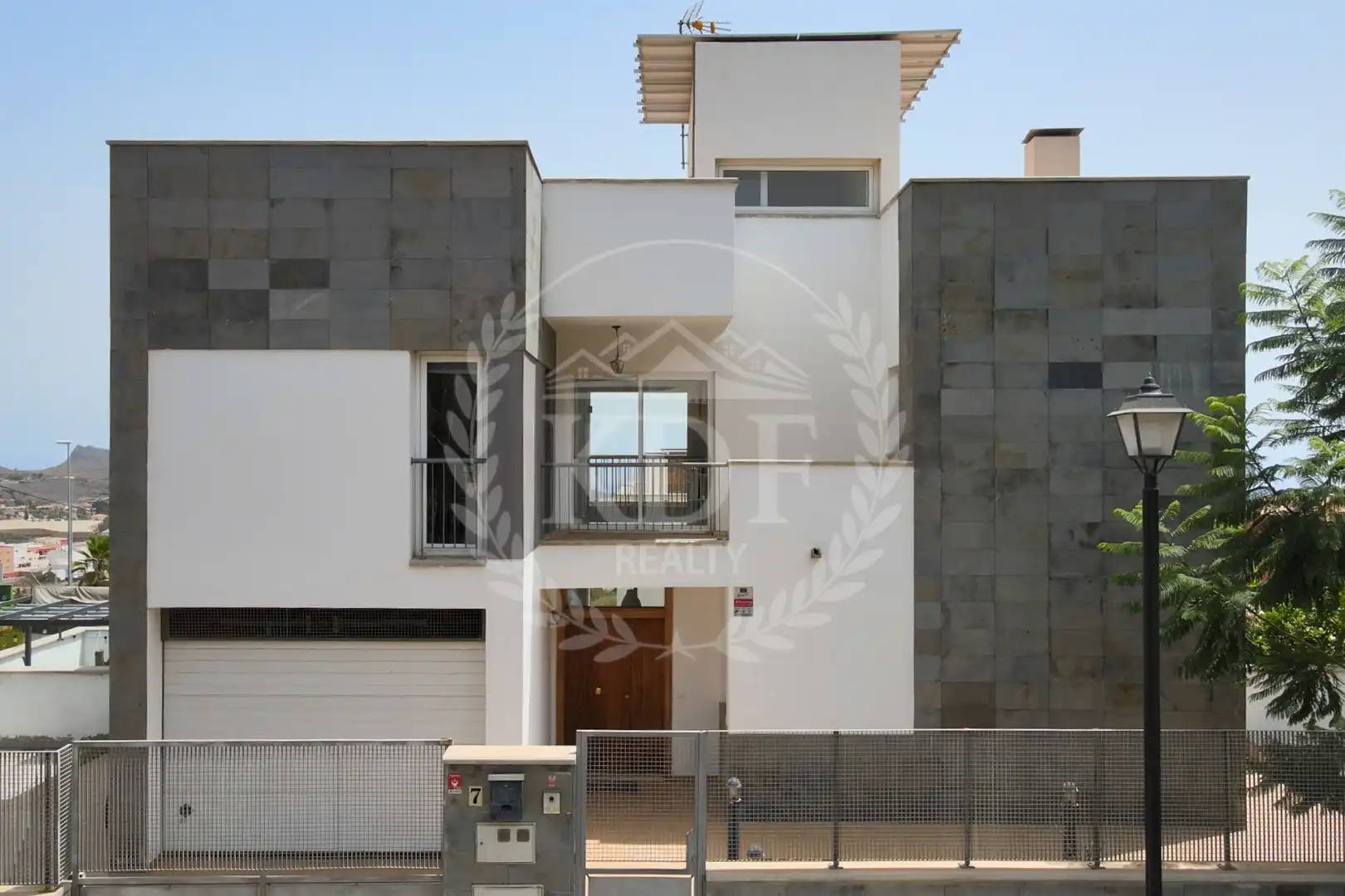 Vista exterior de Casa o chalet en venta en Arona con Aire acondicionado, Jardín privado y Parquet